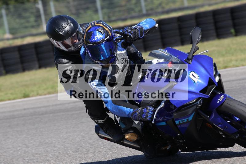 /Archiv-2025/48 25.08.2025 Cornu Master School ADR/blau-bleu/0-4